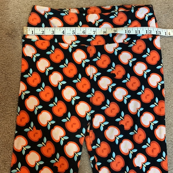 LuLaroe Apple Print High Rise Leggings (One Size) - Picture 4 of 8